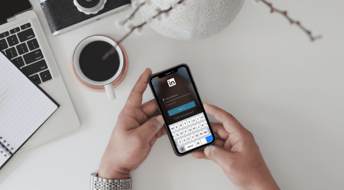 How to reach out to recruiters on LinkedIn?