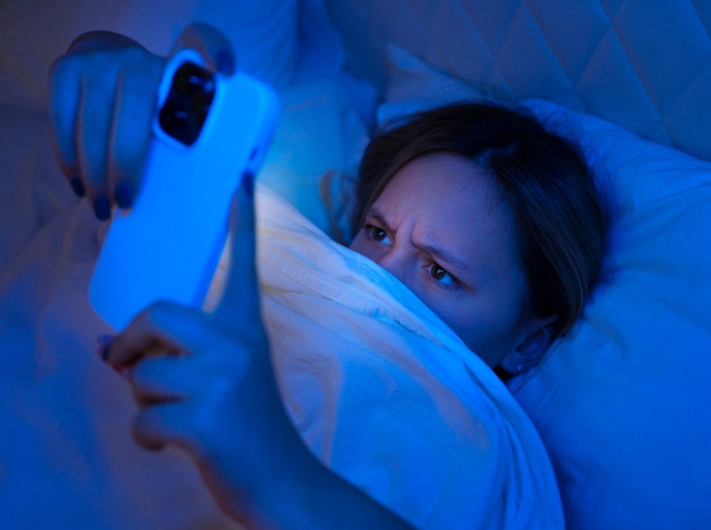 Exposure to the blue light emitted by screens, such as smartphones and tablets, can suppress melatonin production, disrupting the natural sleep-wake cycle